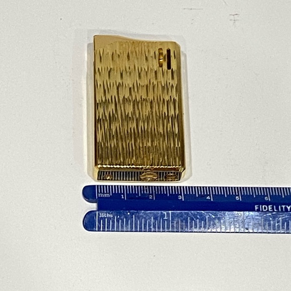 Vintage Gold Flint Light 🔥 - Picture 3 of 7